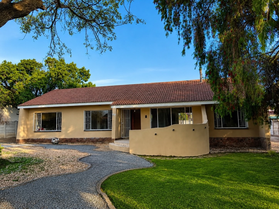 3 Bedroom Property for Sale in La Hoff North West